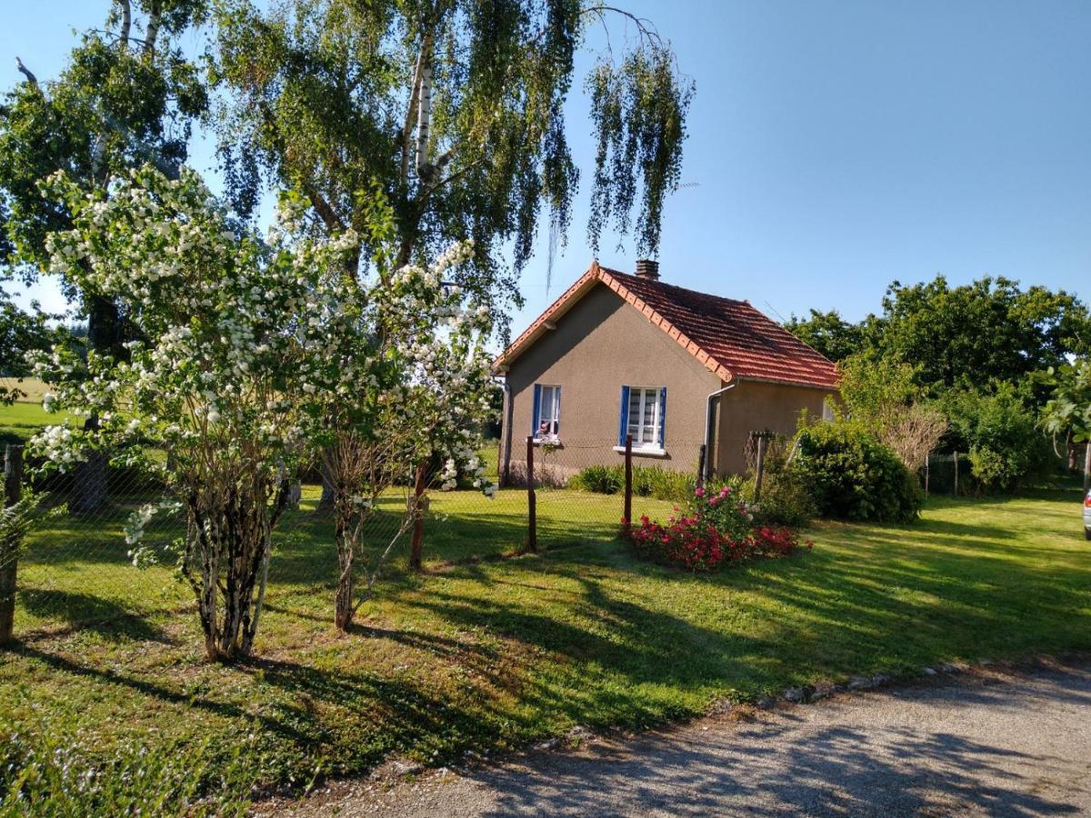 Willa Gite La Maison De Lea Saint-Agnant-de-Versillat Zewnętrze zdjęcie